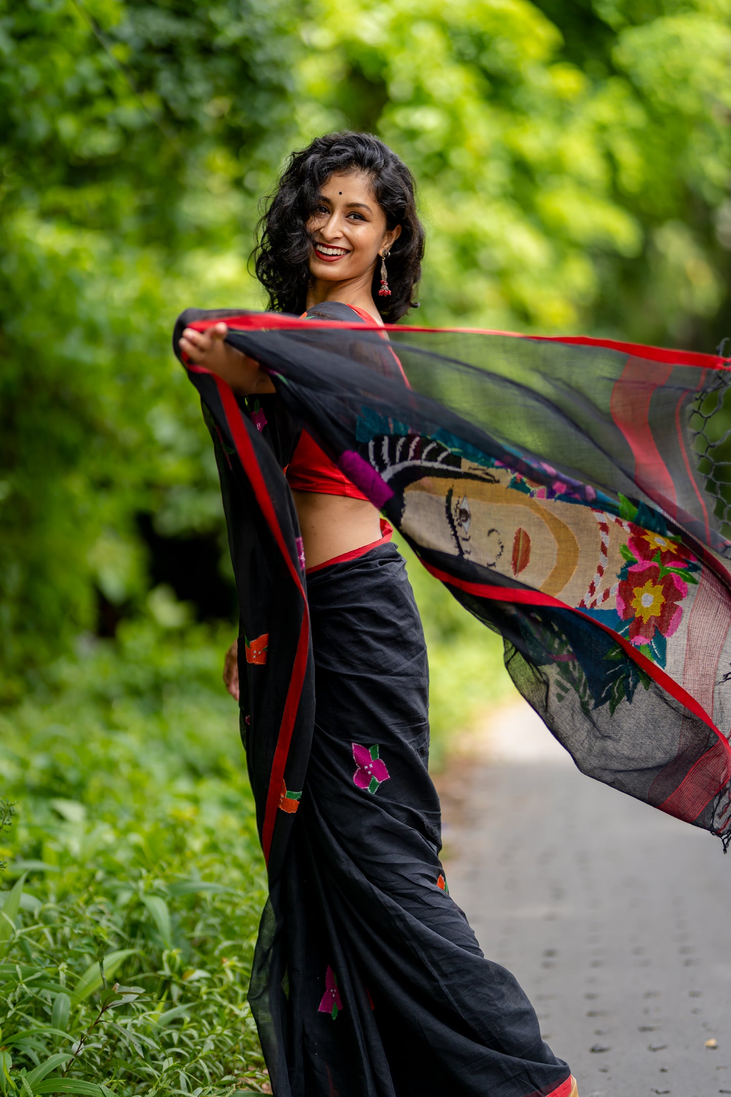 FRIDA IN BOUGAINVILLE GARDEN BLACK SAREE