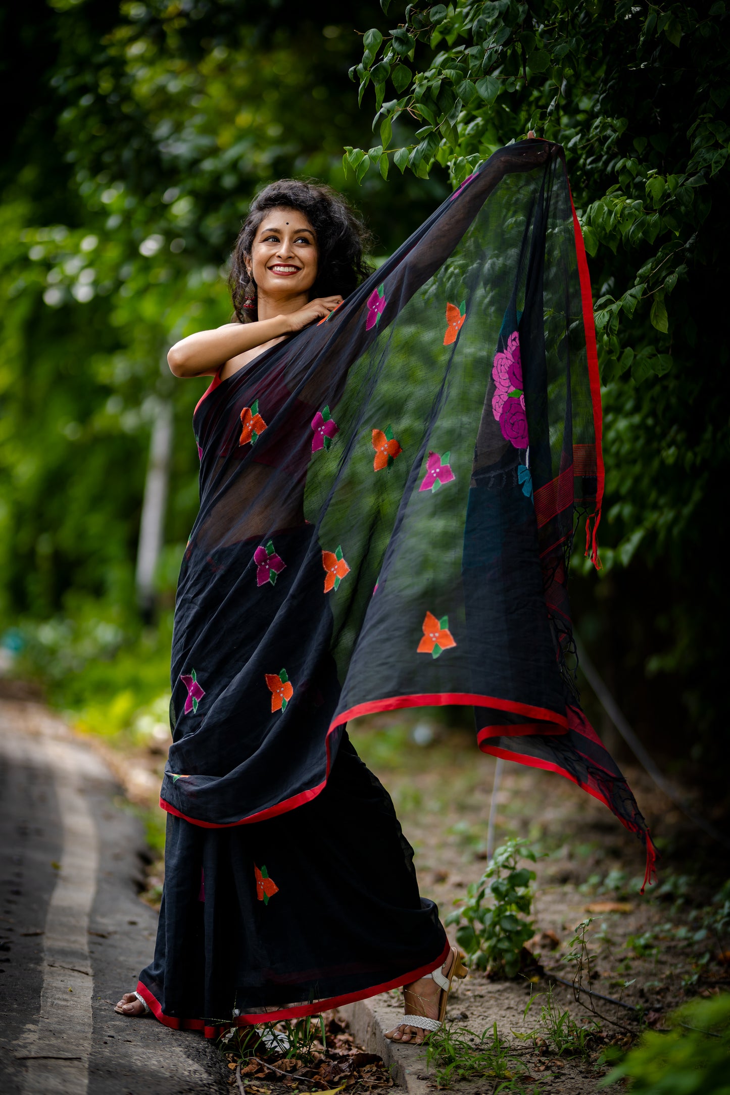 FRIDA IN BOUGAINVILLE GARDEN BLACK SAREE