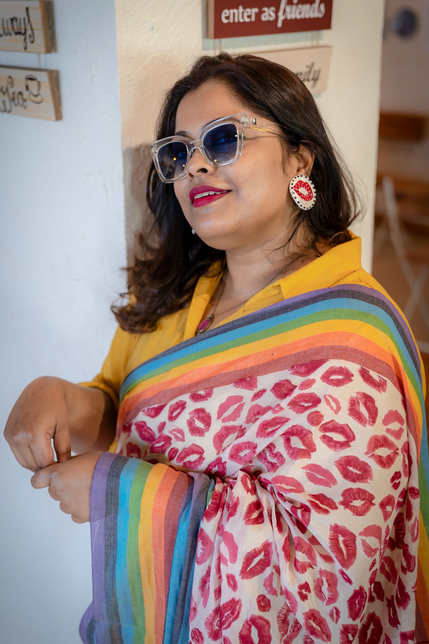 POUT PRETTY RAINBOW - RED