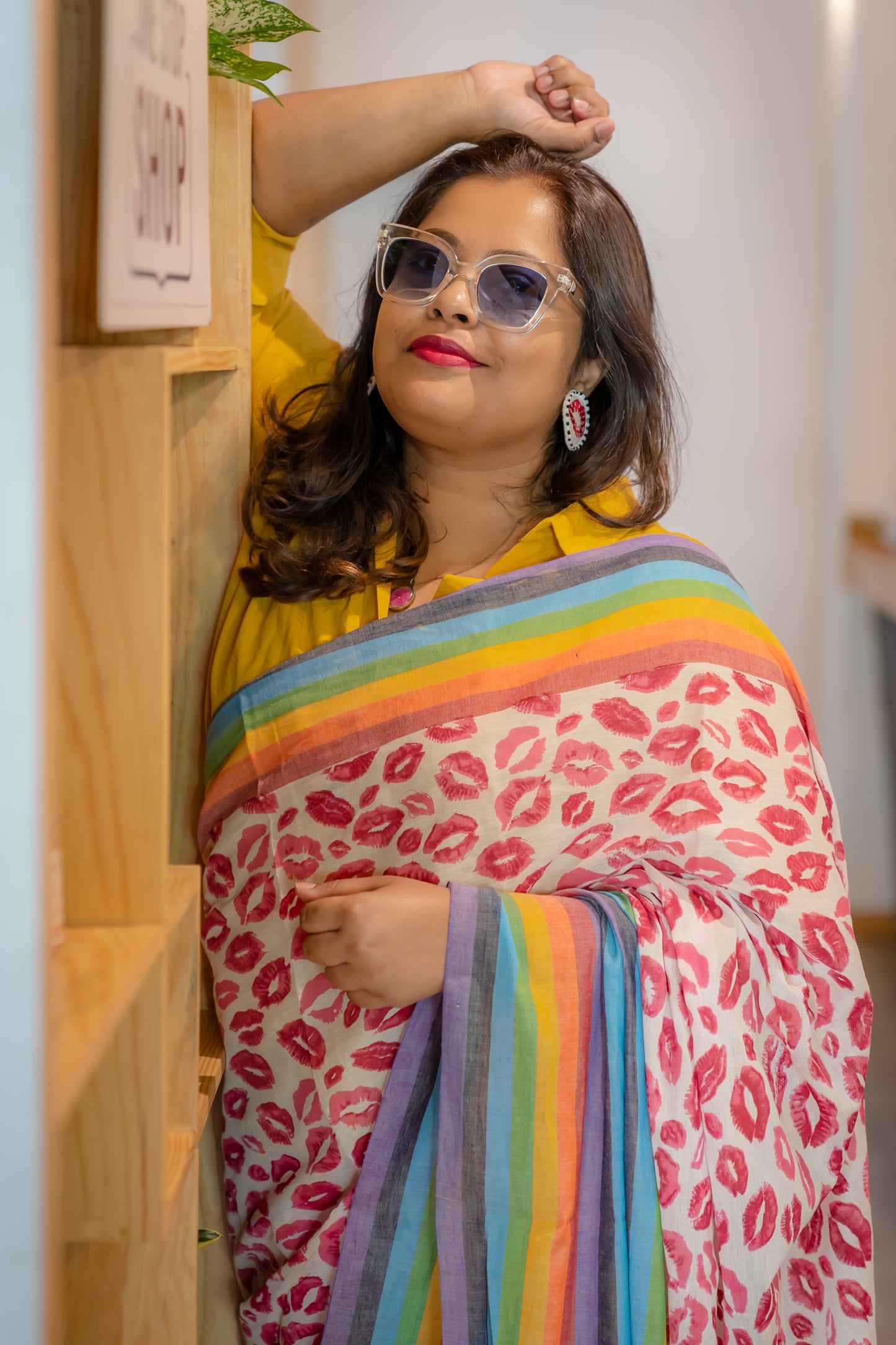 POUT PRETTY RAINBOW - RED