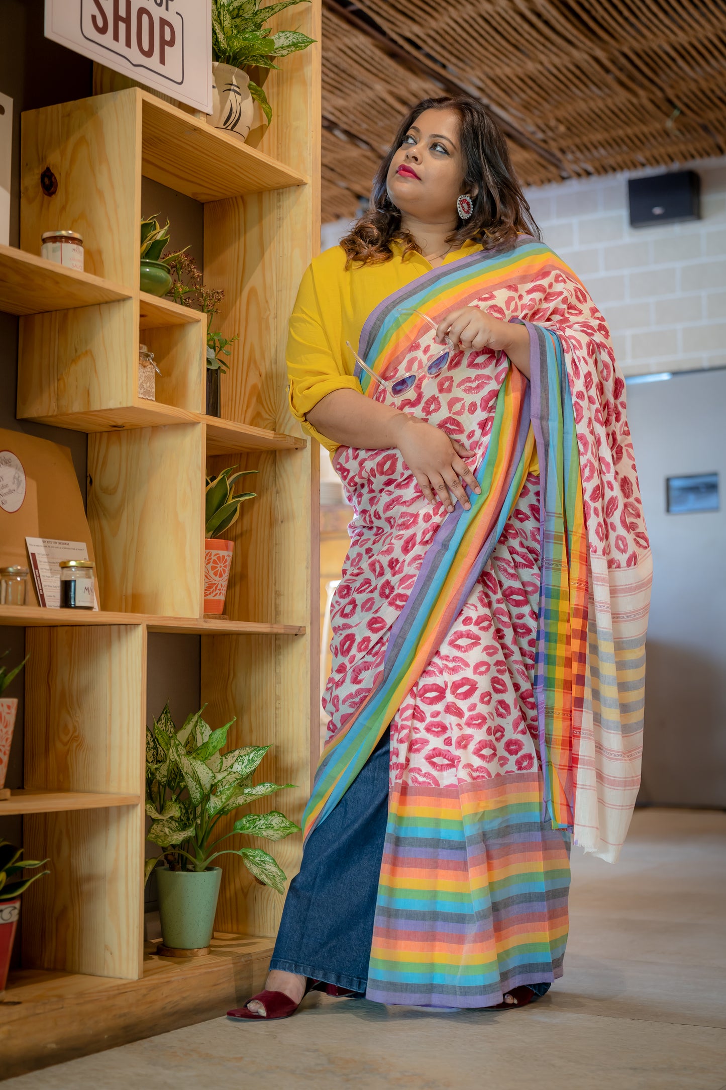 POUT PRETTY RAINBOW - RED