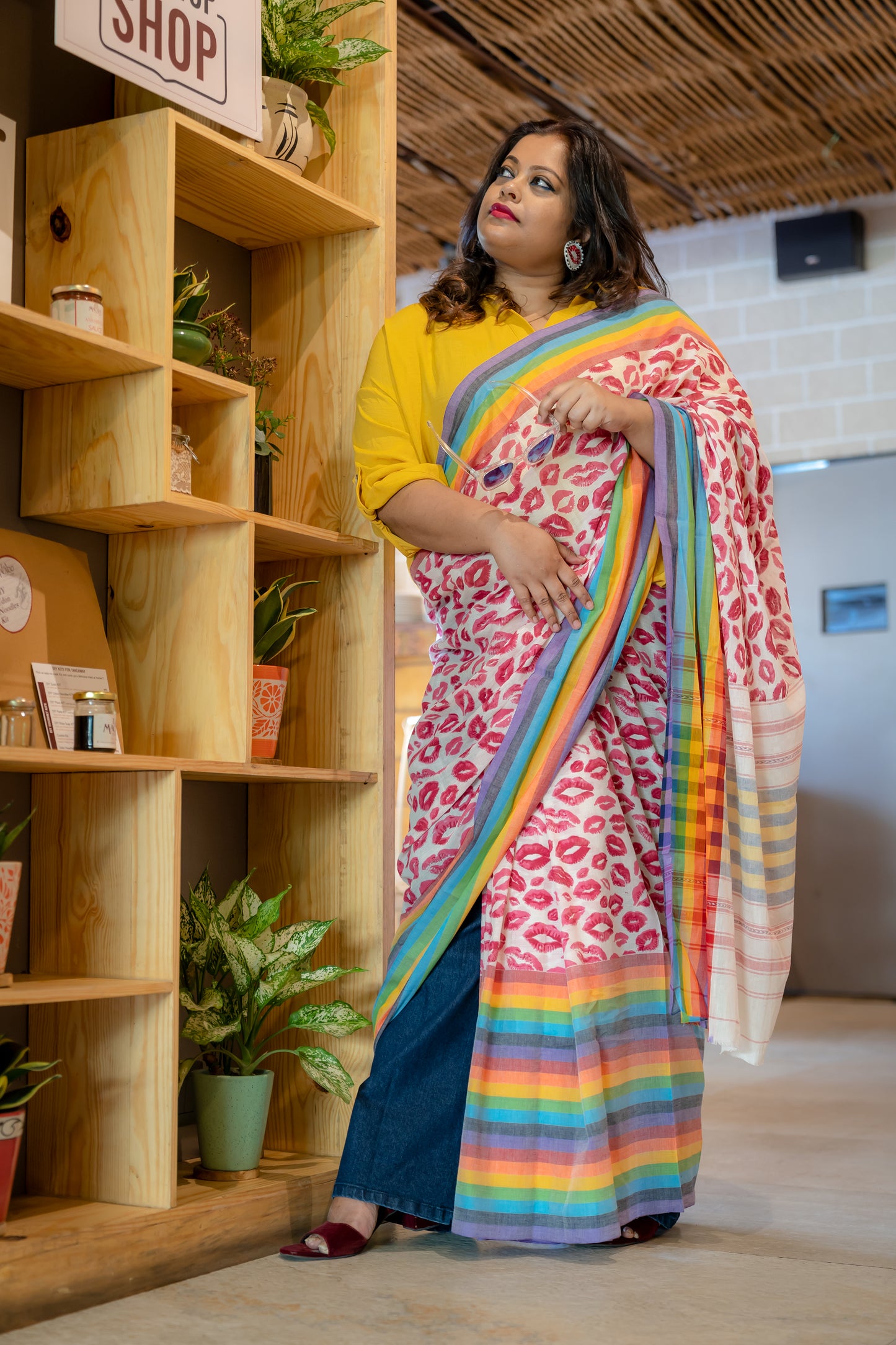 POUT PRETTY RAINBOW - RED